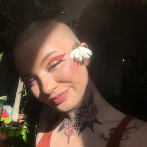 Meet your Posher, Devin